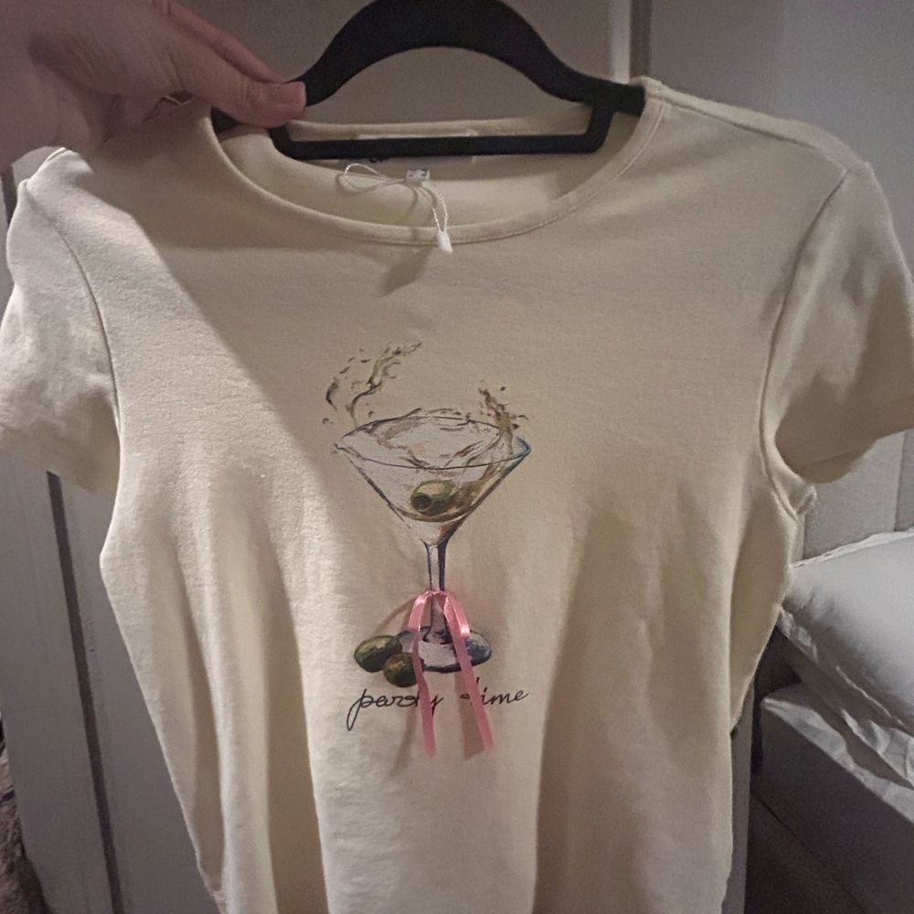 Women's butter yellow Graphic Tee